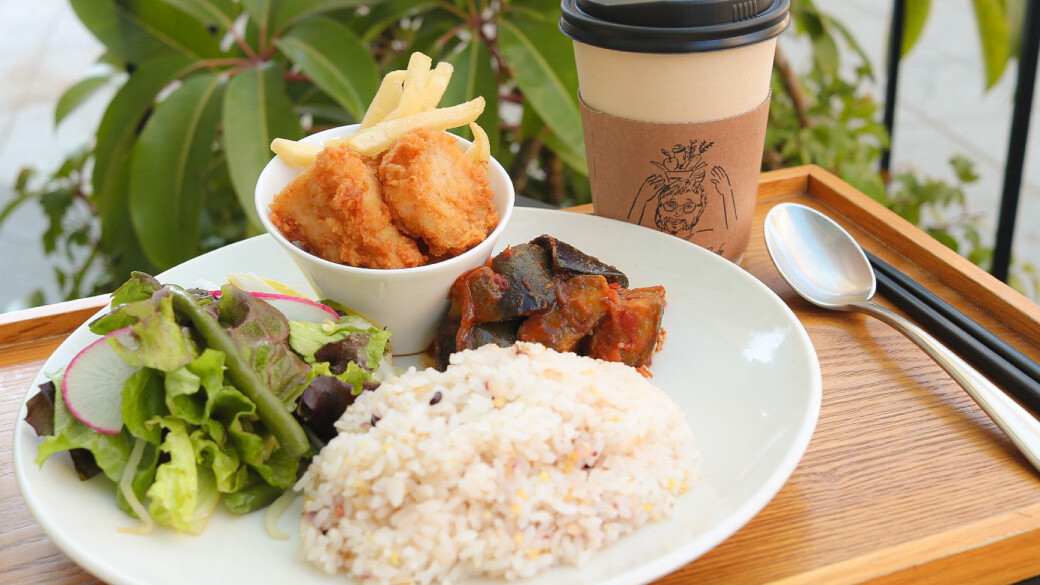 OVAL CAFE